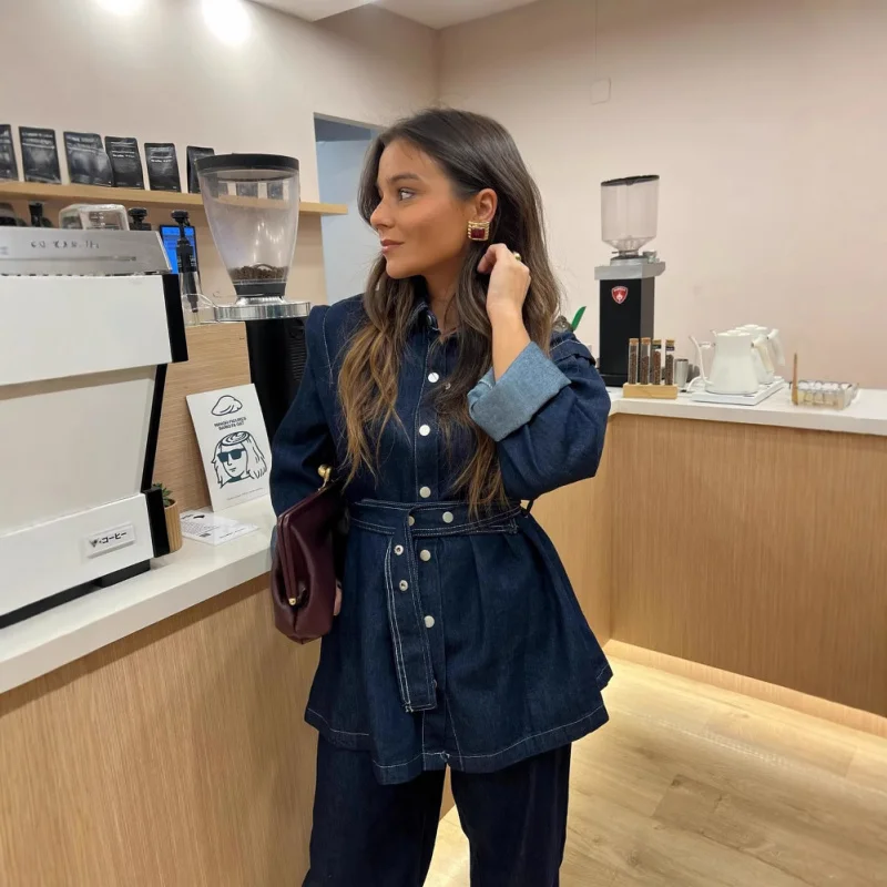 2025French Retro Cool and Stylish Casual Versatile Denim Shirt+Wide-leg Jeans Set
2025French Retro Cool and Stylish Casual Versatile Denim Shirt+Wide-leg Jeans Set