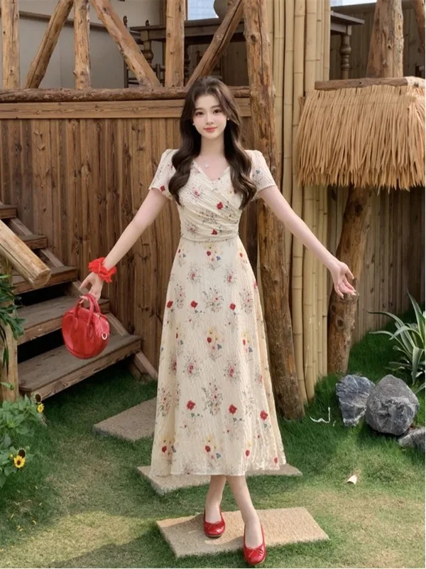 plus Size Floral Print Maxi Dress Slimming Waist Design Summer New Style French Style A-Line Skirt Short Sleeve V-Neck Dress
plus Size Floral Print Maxi Dress Slimming Waist Design Summer New Style French Style A-Line Skirt Short Sleeve V-Neck Dress