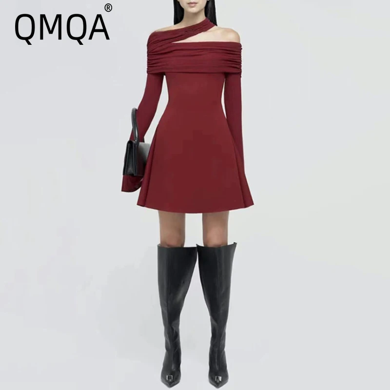 QMQA модные женские элегантные вязаные мини-платья с диагональным воротником, плиссированное вечернее платье трапециевидной формы, новинка 2025, одежда 1A657
QMQA модные женские элегантные вязаные мини-платья с диагональным воротником, плиссированное вечернее платье трапециевидной формы, новинка 2025, одежда 1A657