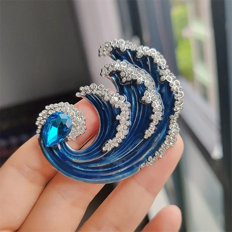 Creative New Light Luxury Spray Style Brooch with Vintage Style Women's Small Suit Pin Corsage Accessories
Creative New Light Luxury Spray Style Brooch with Vintage Style Women's Small Suit Pin Corsage Accessories