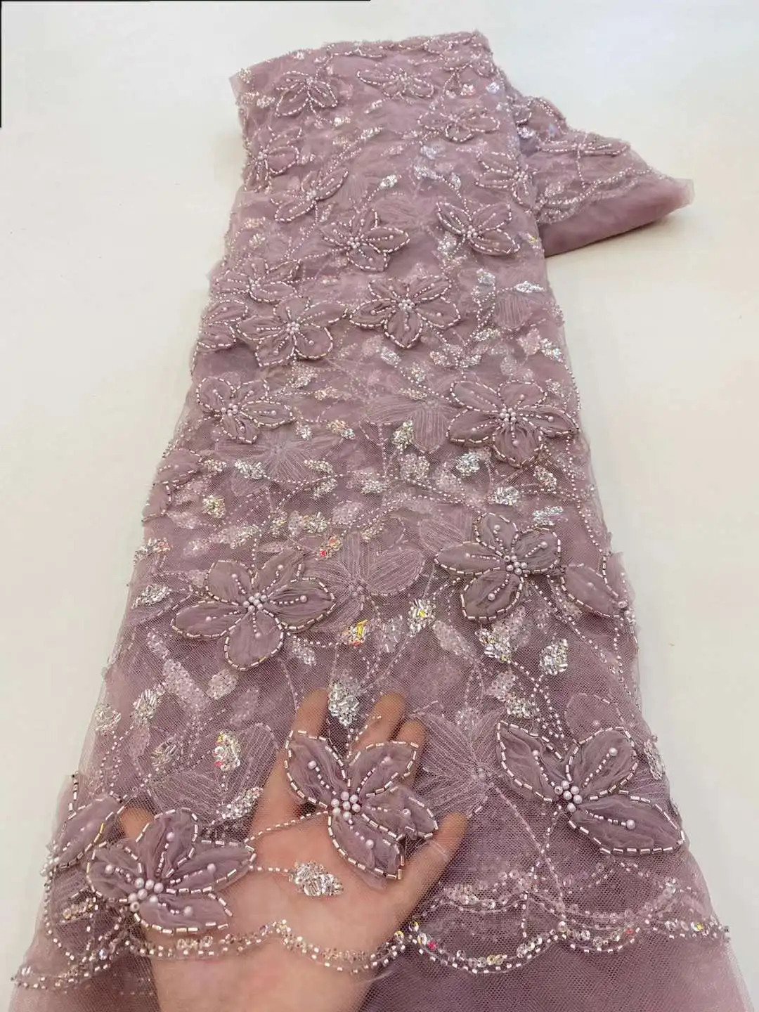Luxurious African Sequins Lace Fabric High Quality 2024 Heavy Beads Embroidery French Tulle Lace Nigerian Wedding Dress Sew Xz
Luxurious African Sequins Lace Fabric High Quality 2024 Heavy Beads Embroidery French Tulle Lace Nigerian Wedding Dress Sew Xz