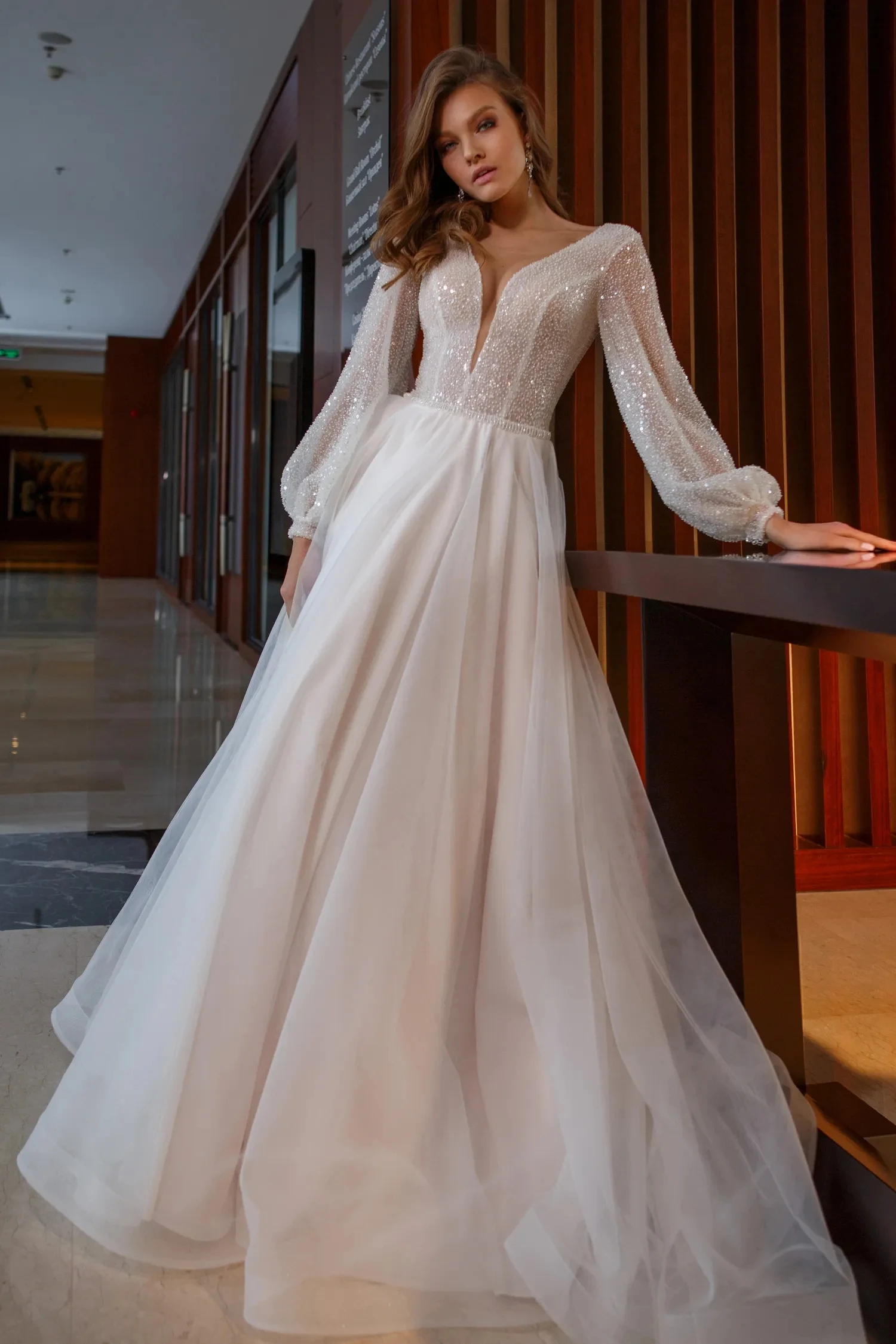 Customized Wedding Dresses Romantic Tulle Bridal Gowns Off The Shoulder V-Neck A-Line Robes Elegant 2024 Vestidos De Novia 2023
Customized Wedding Dresses Romantic Tulle Bridal Gowns Off The Shoulder V-Neck A-Line Robes Elegant 2024 Vestidos De Novia 2023