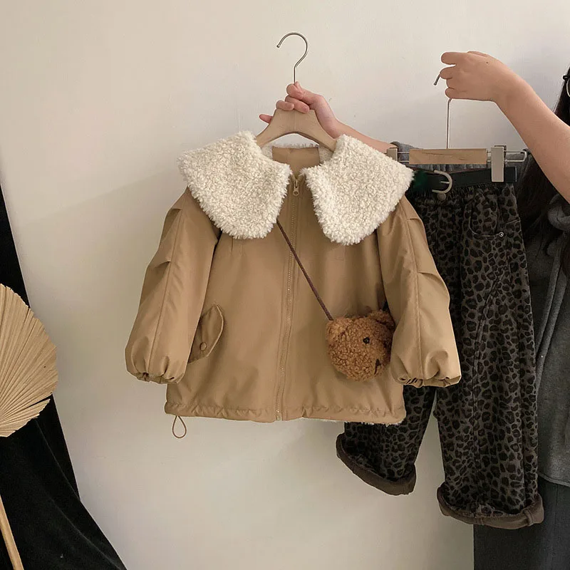 Осенне-зимнее теплое пальто для девочек, утепленная однотонная куртка с лацканами, топы с длинными рукавами для детей от 7 до 12 лет, детская одежда, простой стиль
Осенне-зимнее теплое пальто для девочек, утепленная однотонная куртка с лацканами, топы с длинными рукавами для детей от 7 до 12 лет, детская одежда, простой стиль