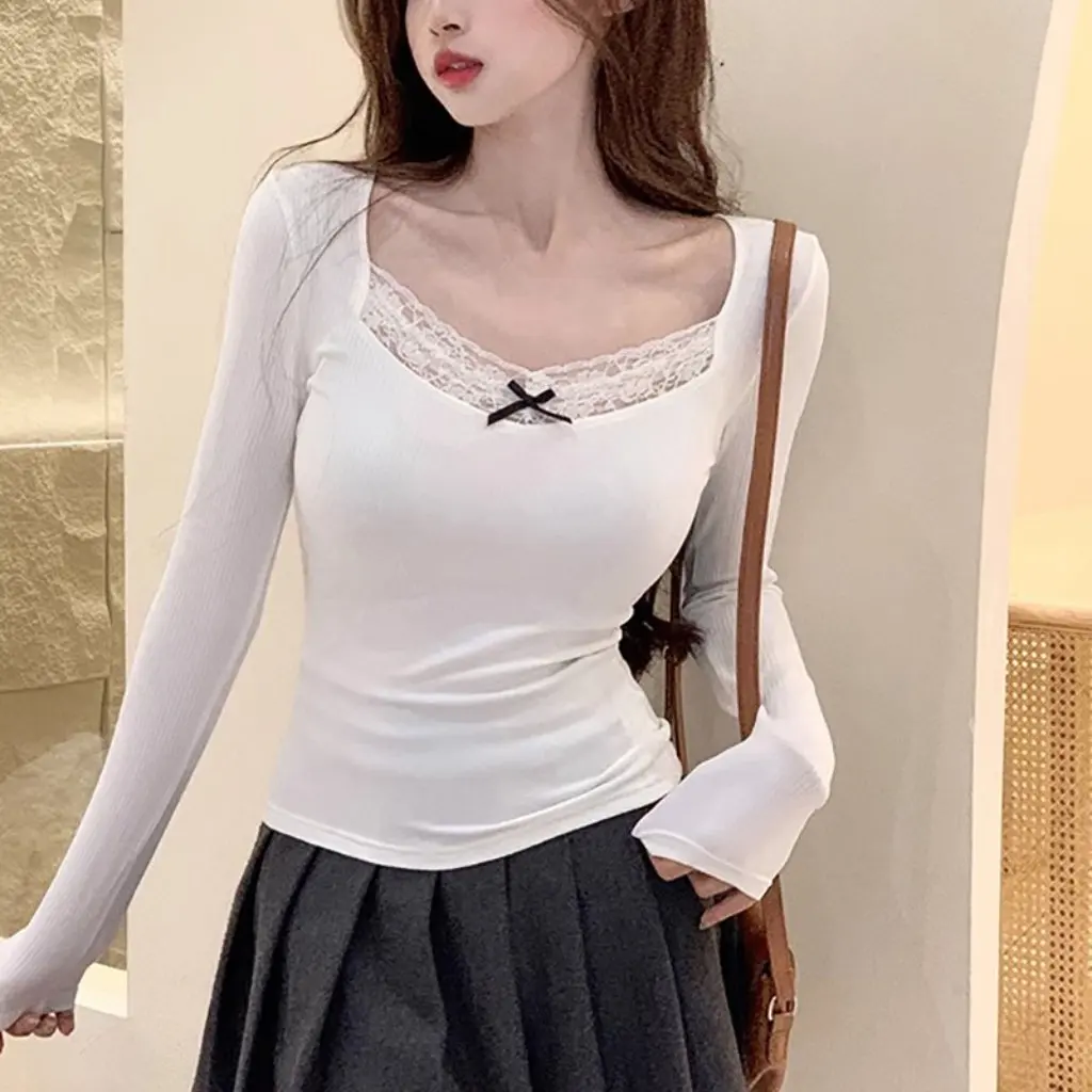 Women's French Style Square Collarbone Long-Sleeved T-shirt Early Autumn Lace Stitching Base Shirt Inner Top
Women's French Style Square Collarbone Long-Sleeved T-shirt Early Autumn Lace Stitching Base Shirt Inner Top