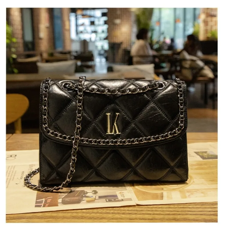 LK manufacturer supplies diamond grid embroidery thread small fragrant style fashionable single shoulder crossbody chain bag
LK manufacturer supplies diamond grid embroidery thread small fragrant style fashionable single shoulder crossbody chain bag