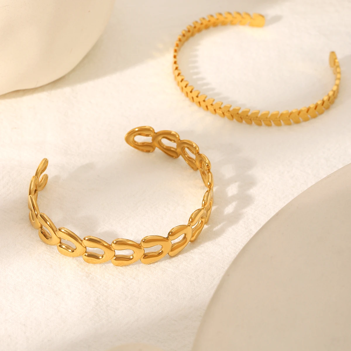 Light Luxury Wheat Open Bangle 18K Gold Stainless Steel Bracelet for Women Waterproof Light Luxury Hand Jewelry Accessories
Light Luxury Wheat Open Bangle 18K Gold Stainless Steel Bracelet for Women Waterproof Light Luxury Hand Jewelry Accessories