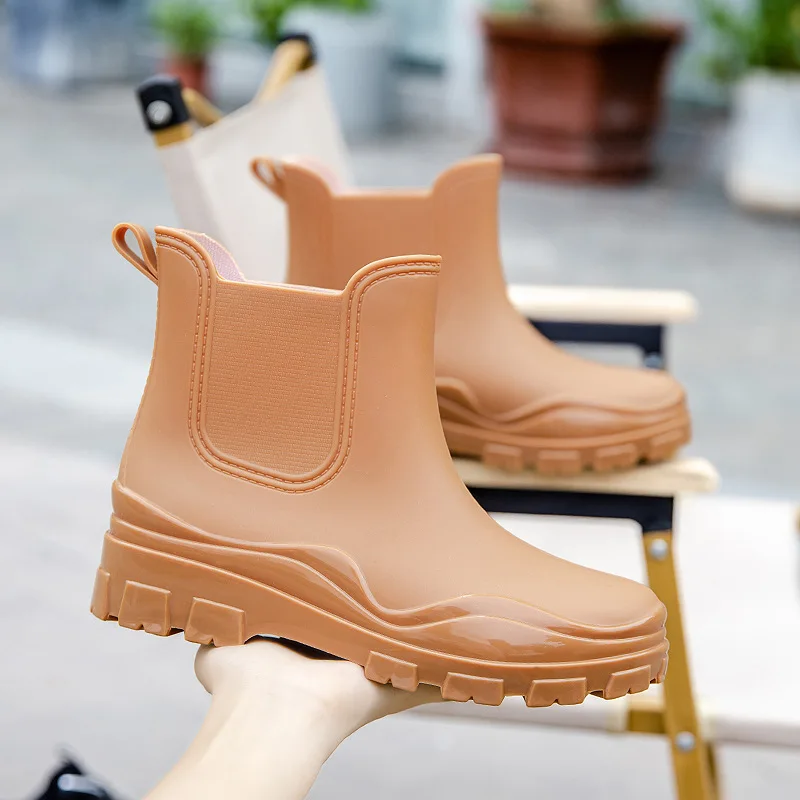Women's Short Casual Rain Boots Fashionable Anti-slip Wear-resistant Warm Outerwear Winter Water Boot Covers Thickened EVA
Women's Short Casual Rain Boots Fashionable Anti-slip Wear-resistant Warm Outerwear Winter Water Boot Covers Thickened EVA