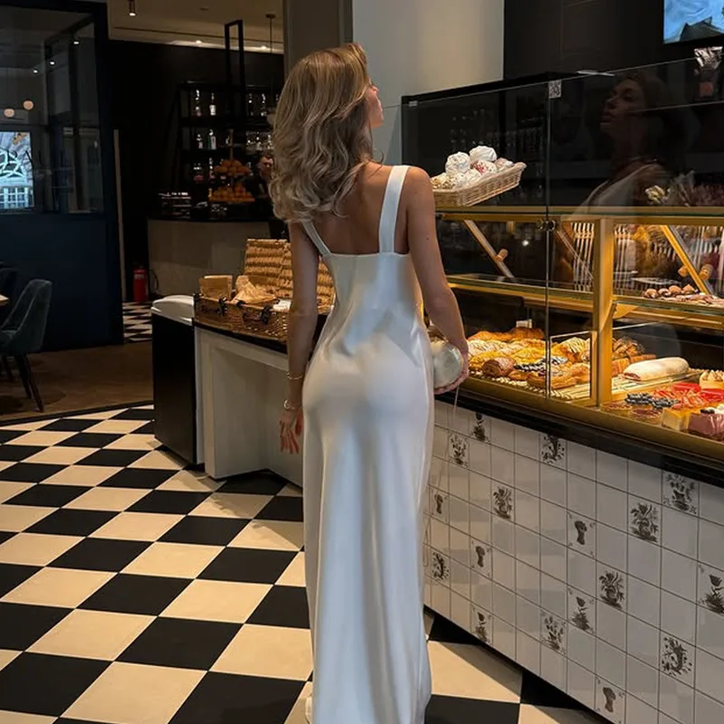 Elegant Women's Sleeveless V-Neck Satin Dress Fitted Long-Sleeved Fashionable Gown New Style for Women
Elegant Women's Sleeveless V-Neck Satin Dress Fitted Long-Sleeved Fashionable Gown New Style for Women
