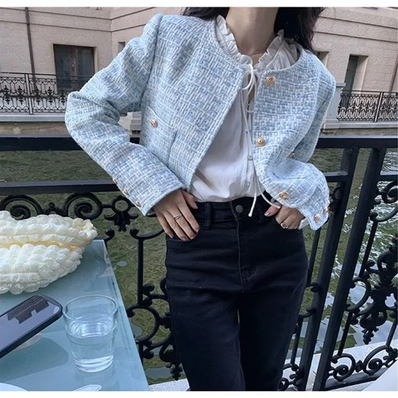 New Fall Elagant Light Blue Tweed Long Sleeve Jacket for Women Fashion O Neck Short Coat Celebrity Lady Single Breast Outwear
New Fall Elagant Light Blue Tweed Long Sleeve Jacket for Women Fashion O Neck Short Coat Celebrity Lady Single Breast Outwear