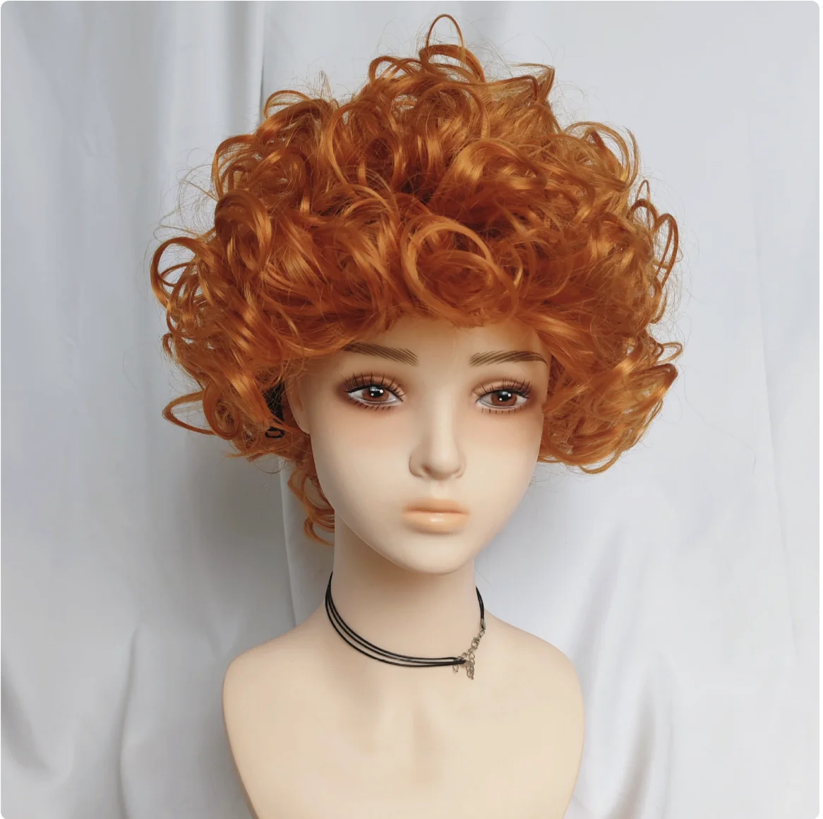 Миссис Ропер Красновато-коричневый оранжевый короткий вьющийся афро парик Хэллоуин костюм косплей парики для вечеринок
Миссис Ропер Красновато-коричневый оранжевый короткий вьющийся афро парик Хэллоуин костюм косплей парики для вечеринок