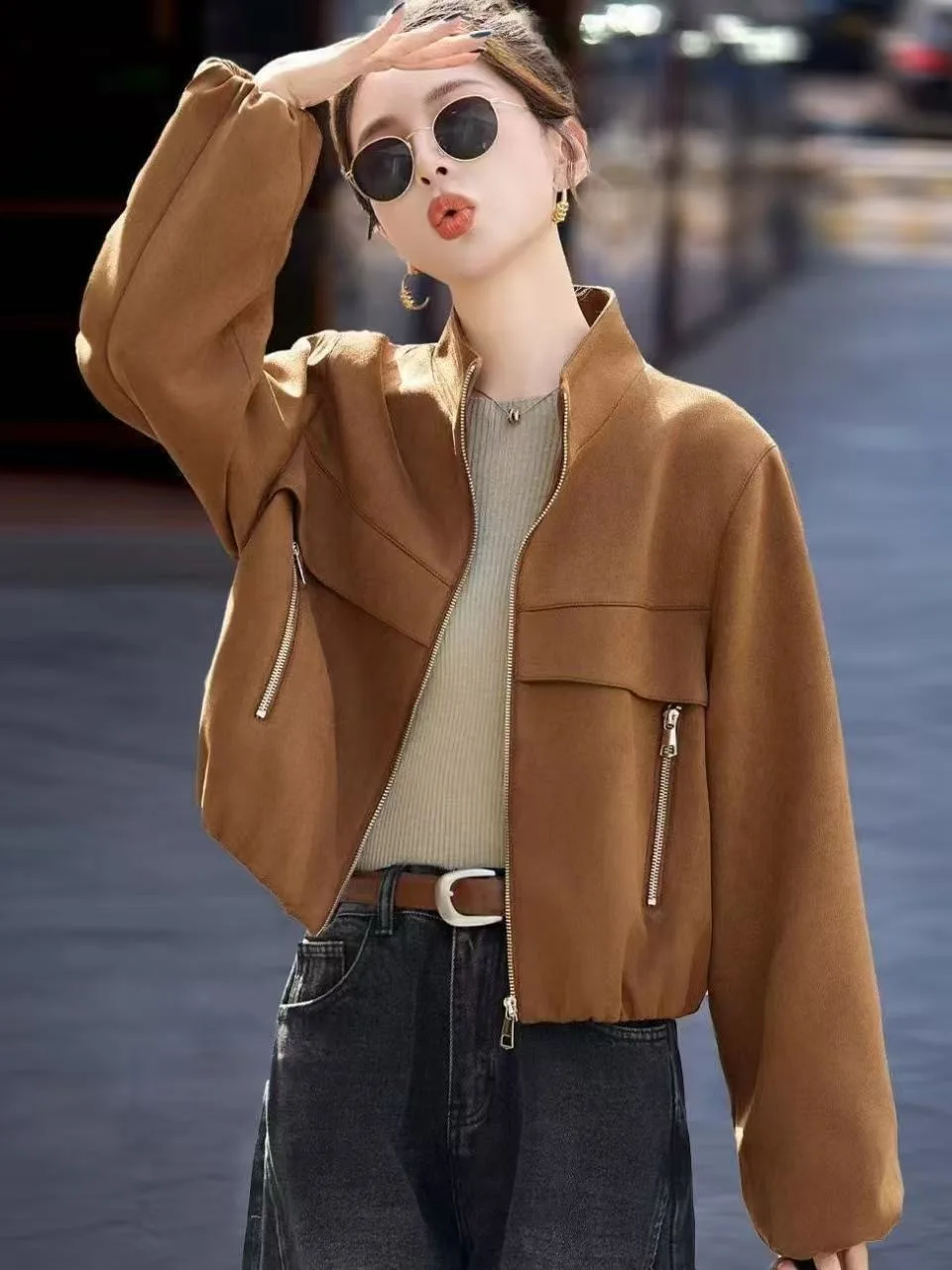 2026 New Sle Women's Casual Thin Jaet ort Length Stand Collar Loose Fit Faionable Multi-ket Zipper Detail Coat
2026 New Sle Women's Casual Thin Jaet ort Length Stand Collar Loose Fit Faionable Multi-ket Zipper Detail Coat