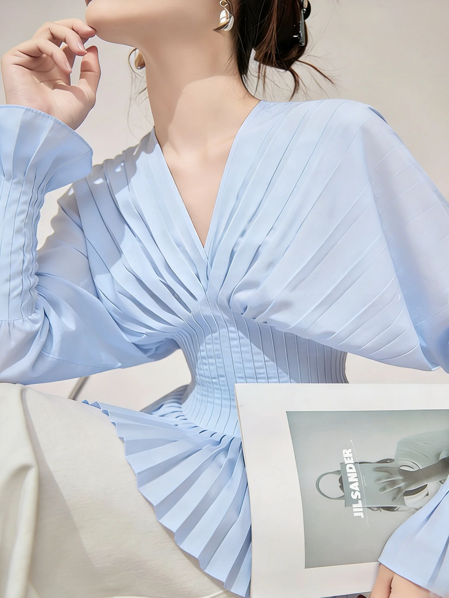 Retro Batwing Sleeve V-Neck Long Sleeve Shirt Women's Fashion Slimming Versatile Top Lulu Style Other Material 100% Summer Wear
Retro Batwing Sleeve V-Neck Long Sleeve Shirt Women's Fashion Slimming Versatile Top Lulu Style Other Material 100% Summer Wear