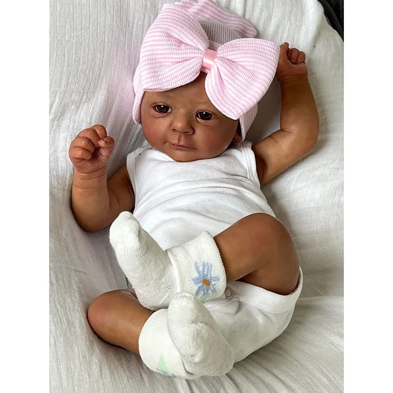 45cm Dark Skin Felicia Soft Body Reborn Baby Doll Lifelike Soft Touch Newborn 3D Skin Hand-Root Hair Visible
45cm Dark Skin Felicia Soft Body Reborn Baby Doll Lifelike Soft Touch Newborn 3D Skin Hand-Root Hair Visible