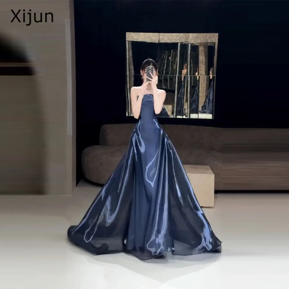 Xijun Modern Navy Blue Evening Dresses Sleeveless Shiny Pleated Prom Dresses Luxury Formal Strapless Prom Gowns 2026 Customized
Xijun Modern Navy Blue Evening Dresses Sleeveless Shiny Pleated Prom Dresses Luxury Formal Strapless Prom Gowns 2026 Customized