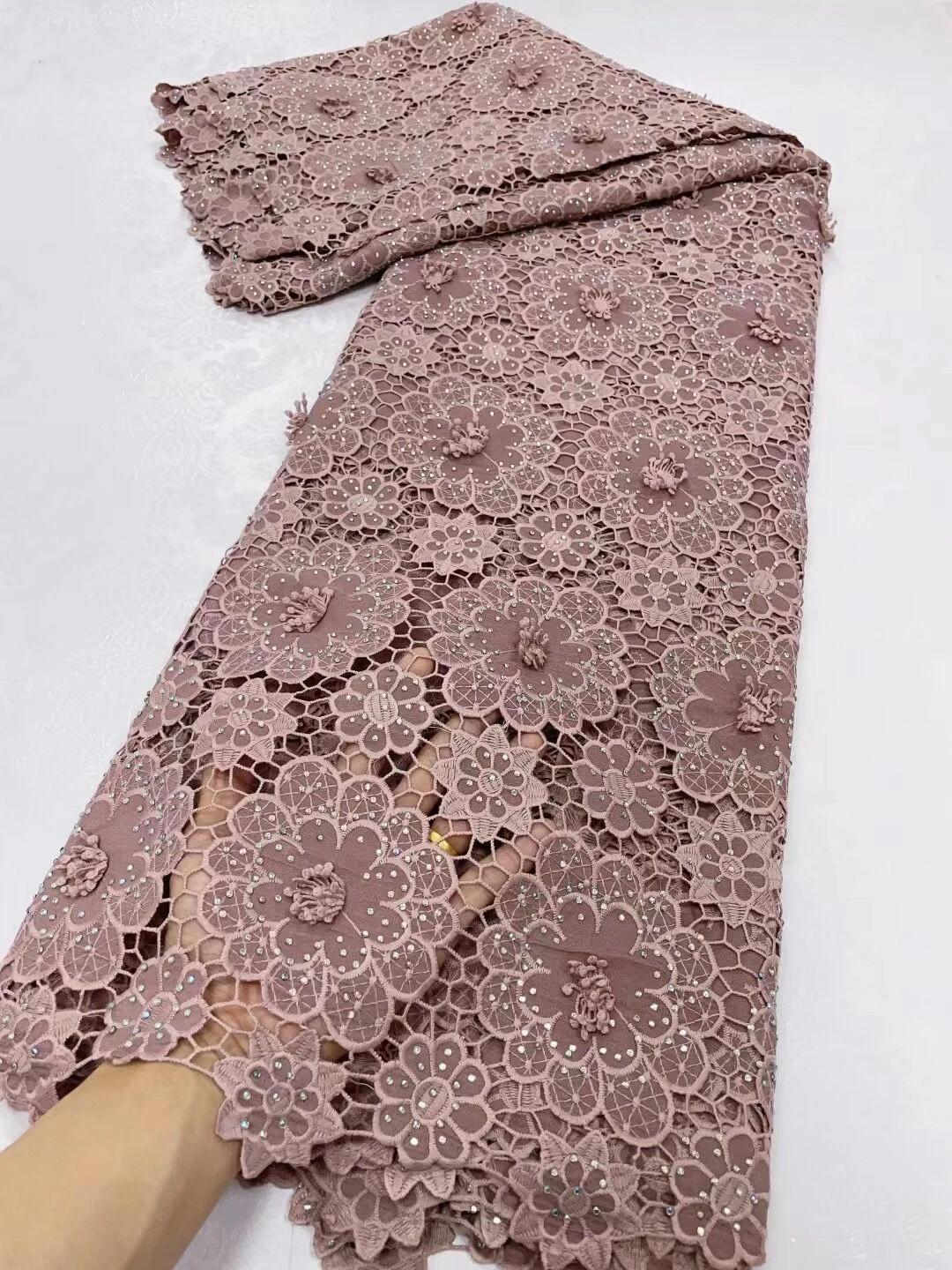 2026 High-Quality African Nigerian Sequins Cotton Embroidery Lace Fabric Tulle for Luxury Wedding Party Dress Chiffon 5 Yards
2026 High-Quality African Nigerian Sequins Cotton Embroidery Lace Fabric Tulle for Luxury Wedding Party Dress Chiffon 5 Yards