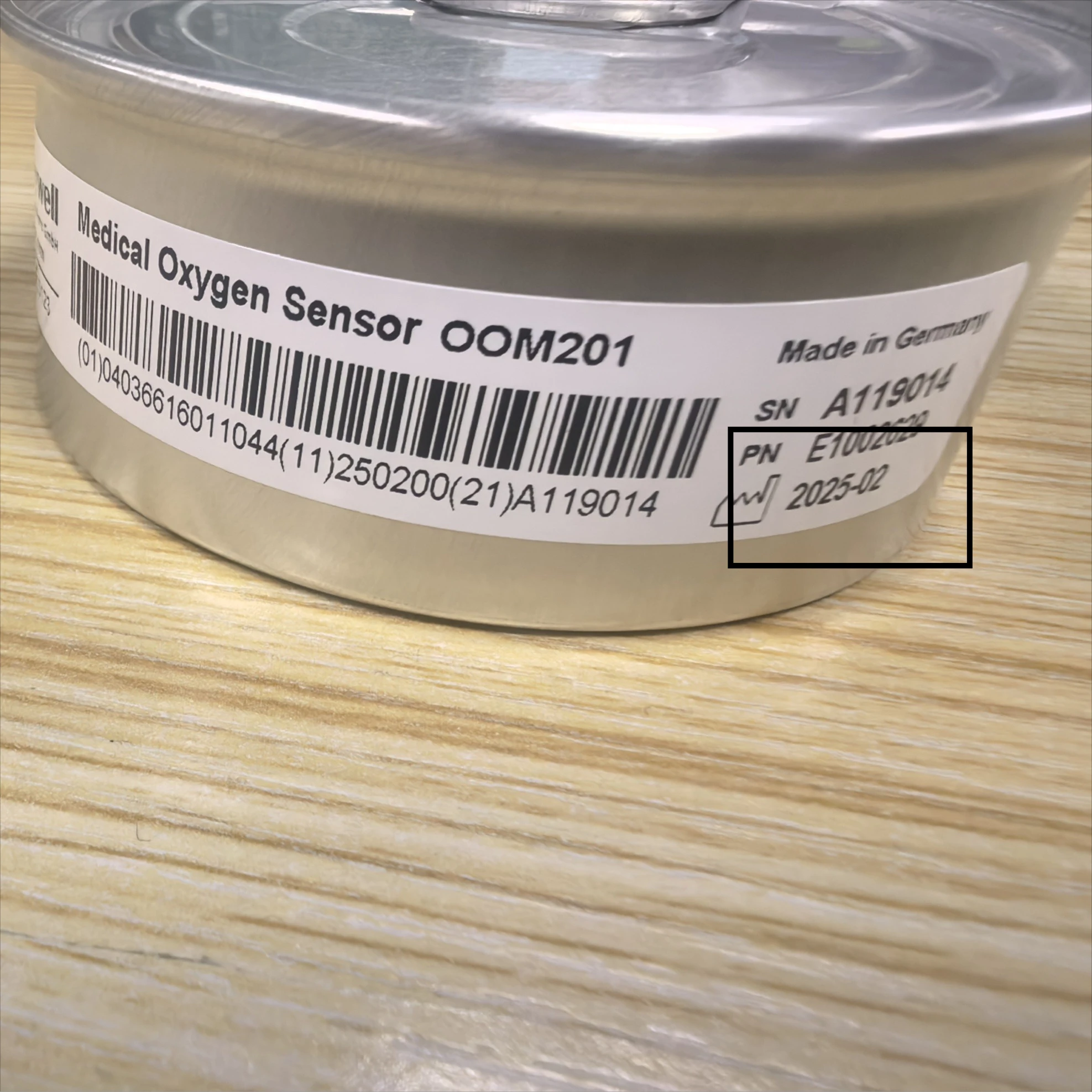 OOM201 00M201 Oxygen battery Drager Evita2/4 Anesthesia machine respirator Fabius compatible oxygen sensor replacement 6850645
OOM201 00M201 Oxygen battery Drager Evita2/4 Anesthesia machine respirator Fabius compatible oxygen sensor replacement 6850645
