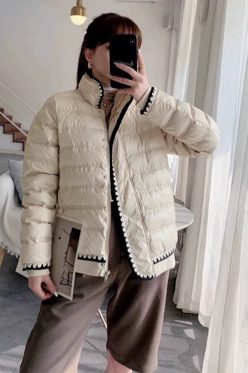 Autumn and Winter Fashion Women's Down Jacket Slim and Light Embroidered Down Jacket
Autumn and Winter Fashion Women's Down Jacket Slim and Light Embroidered Down Jacket