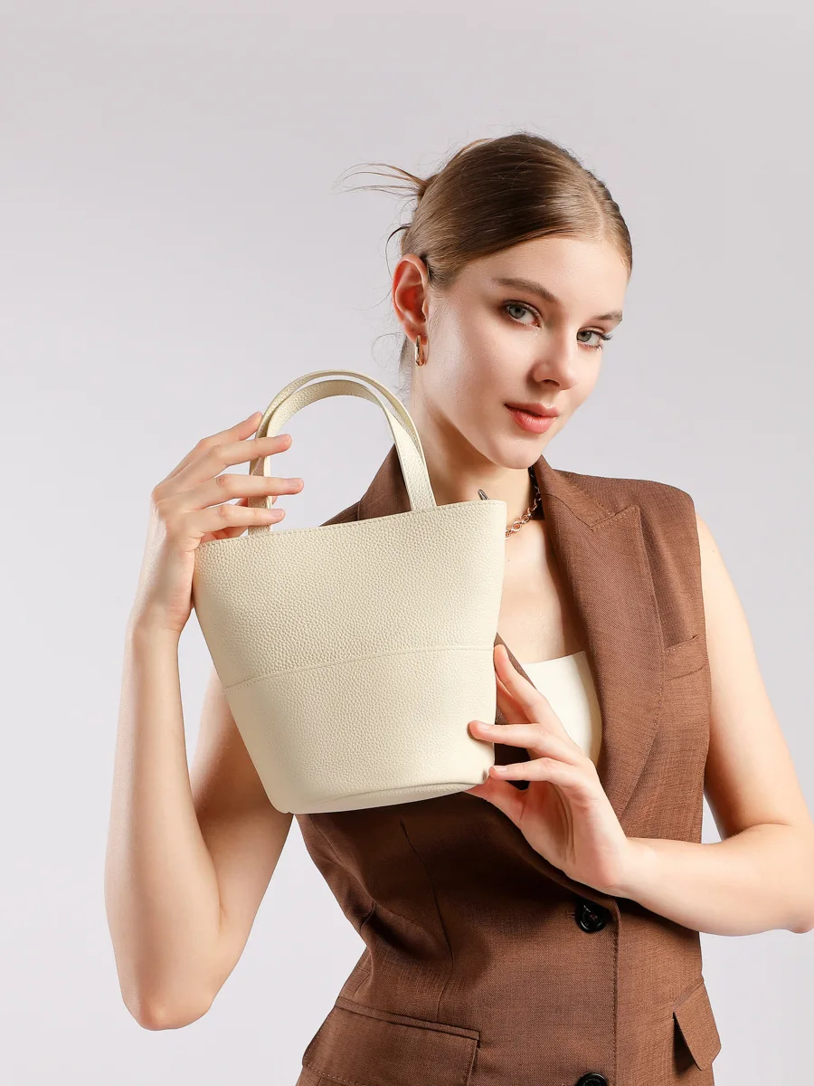 Original Design Ladies Bag New Genuine Leather Handbag Korean Version Of Women's Fashion Versatile Simple Shoulder Bag
Original Design Ladies Bag New Genuine Leather Handbag Korean Version Of Women's Fashion Versatile Simple Shoulder Bag