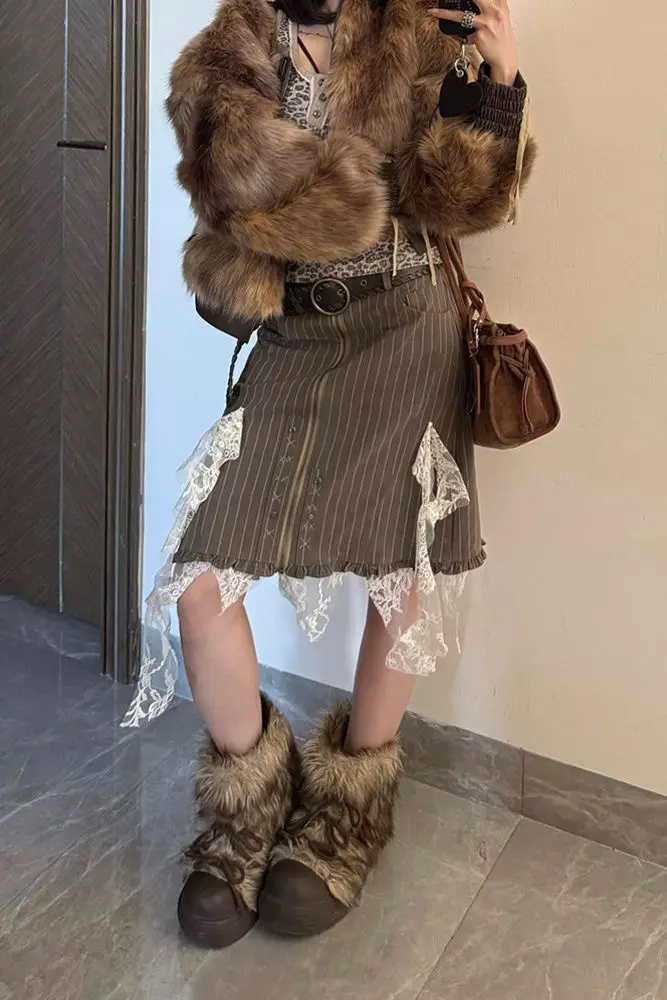 2025 Spring American Plus Size Green Striped Skirt for Women Female Lace Trim Patchwork Midi Skirt Trendy Y2K Sexy Girl Style
2025 Spring American Plus Size Green Striped Skirt for Women Female Lace Trim Patchwork Midi Skirt Trendy Y2K Sexy Girl Style