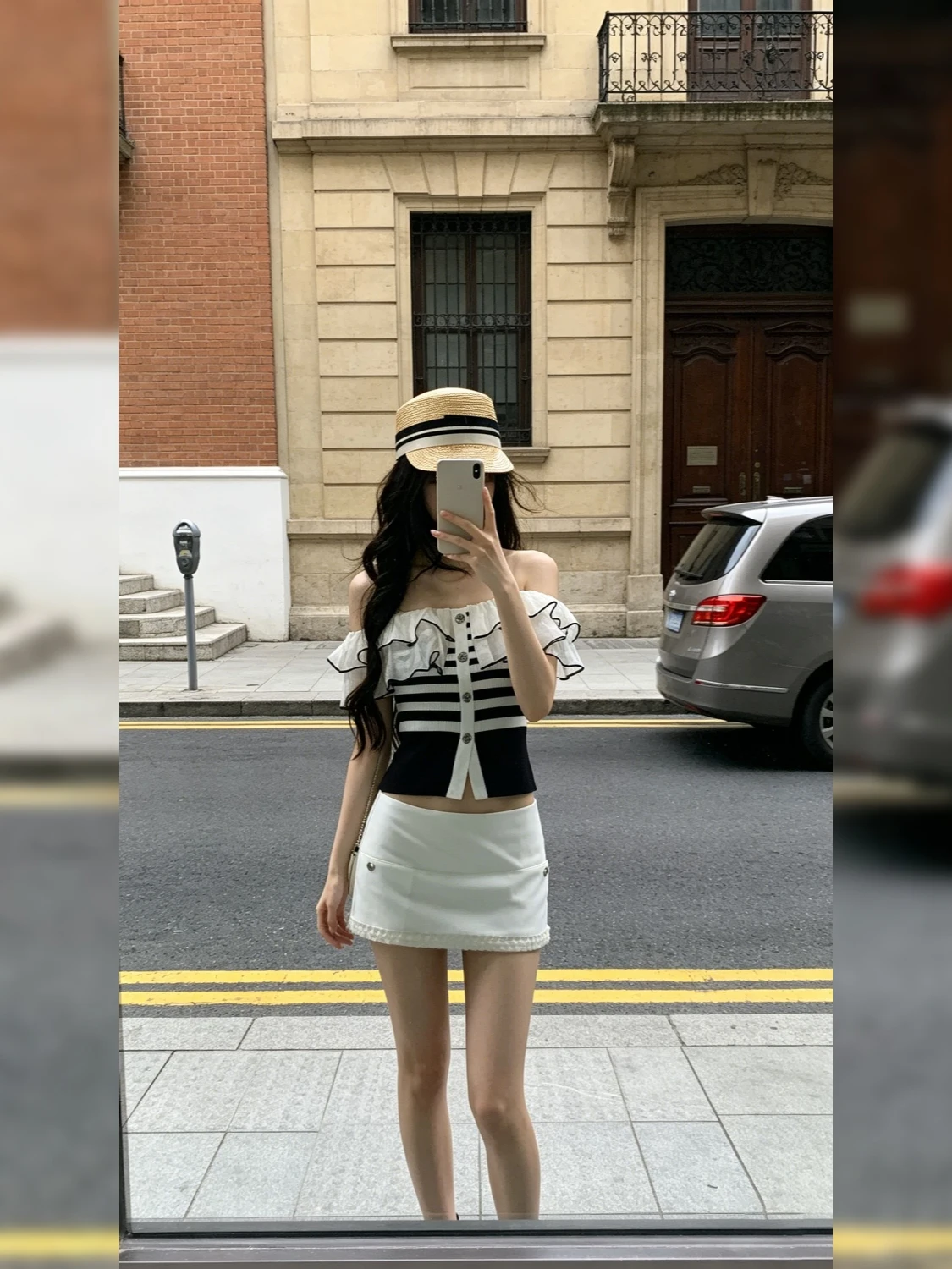 Korean Style Striped Knitwear Women's Summer New Button Slim Fit Versatile Shoulder Top Black White Floral
Korean Style Striped Knitwear Women's Summer New Button Slim Fit Versatile Shoulder Top Black White Floral