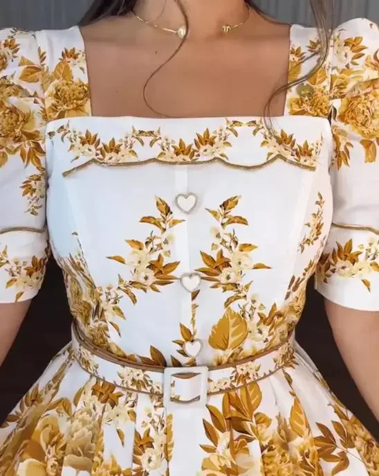 Women Floral Print Square Neck Puff Sleeve Pleated Dress Heart Button Decor Shirred Back Cinched Waist Vacation Dress with Belt
Women Floral Print Square Neck Puff Sleeve Pleated Dress Heart Button Decor Shirred Back Cinched Waist Vacation Dress with Belt