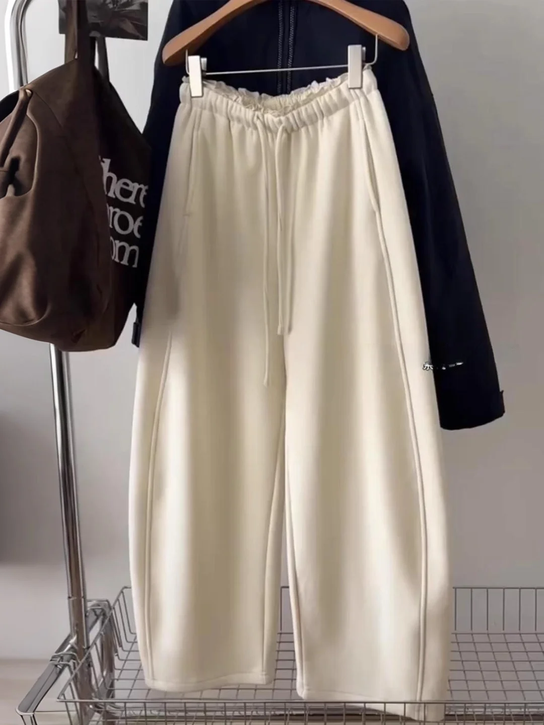 High Waist Loose Fit Fce Lined Elastic Waisand Women's Pants Autumn Winter Casual Trousers Korean Sle Color
High Waist Loose Fit Fce Lined Elastic Waisand Women's Pants Autumn Winter Casual Trousers Korean Sle Color