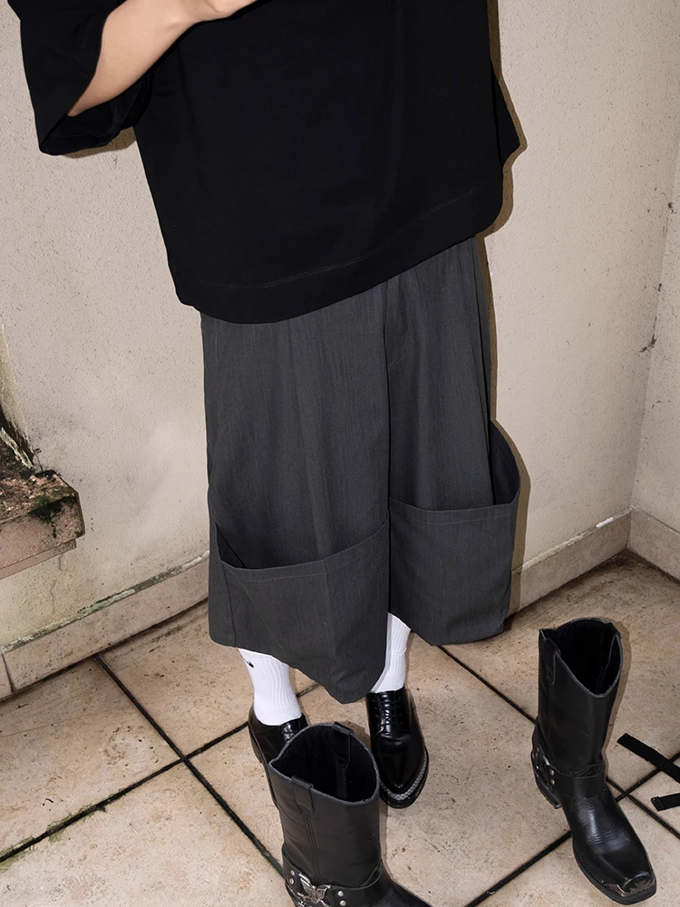 Mauroicardi Spring Summer Loose Casual Soft Flowy Dark Grey Shorts for Men Wide Leg Pants Luxury Designer Unisex Clothes 2025
Mauroicardi Spring Summer Loose Casual Soft Flowy Dark Grey Shorts for Men Wide Leg Pants Luxury Designer Unisex Clothes 2025