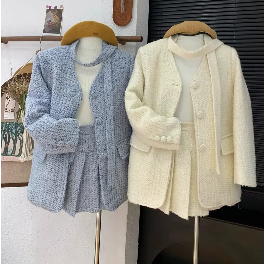 2025 Winter Women's Tweed Padded Suit Set Elegant Ribbon Trim Blazer Skirt Outfit 
2025 Winter Women's Tweed Padded Suit Set Elegant Ribbon Trim Blazer Skirt Outfit