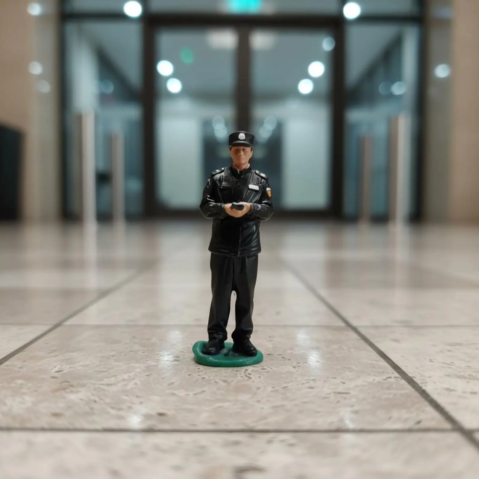 Security Guard Figurine High Intricate Male Guard Miniature 1/64 Scale Resin Figure Realistic Look Tabletop War Figure
Security Guard Figurine High Intricate Male Guard Miniature 1/64 Scale Resin Figure Realistic Look Tabletop War Figure