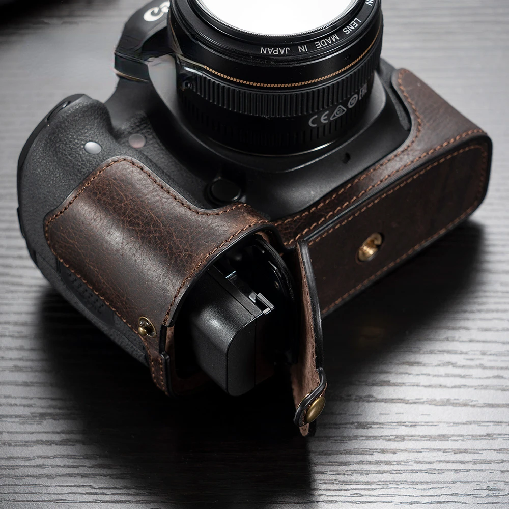 For Canon eos 5D3 5D4 5DSR 6D 6D2 80D 90D 70D Camera Bodysuit 6D case Genuine Leather Camera Case Handle Half Bag
For Canon eos 5D3 5D4 5DSR 6D 6D2 80D 90D 70D Camera Bodysuit 6D case Genuine Leather Camera Case Handle Half Bag