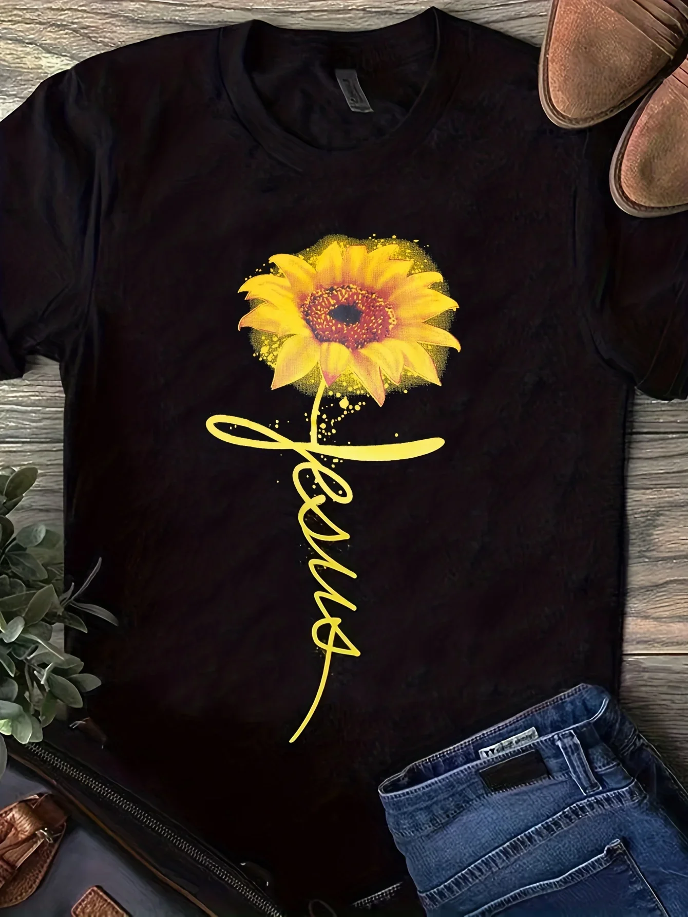 Sunflower Print Crew Neck T-Shirt, Casual Short Sleeve Top For Spring & Summer, Women's Clothing
Sunflower Print Crew Neck T-Shirt, Casual Short Sleeve Top For Spring & Summer, Women's Clothing