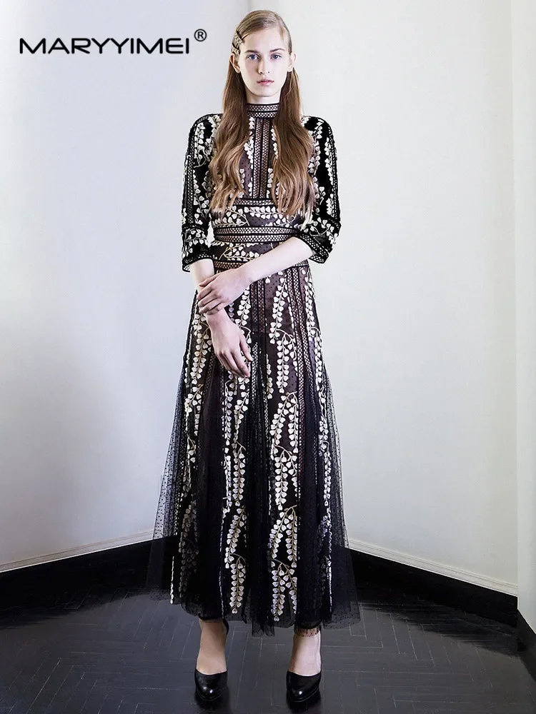 MARYYIMEI Designer Spring Women dress stand collar 3/4 Sleeve Mesh Embroidery Hollow Out Patchwork Slim Vinage Long Dresses
MARYYIMEI Designer Spring Women dress stand collar 3/4 Sleeve Mesh Embroidery Hollow Out Patchwork Slim Vinage Long Dresses
