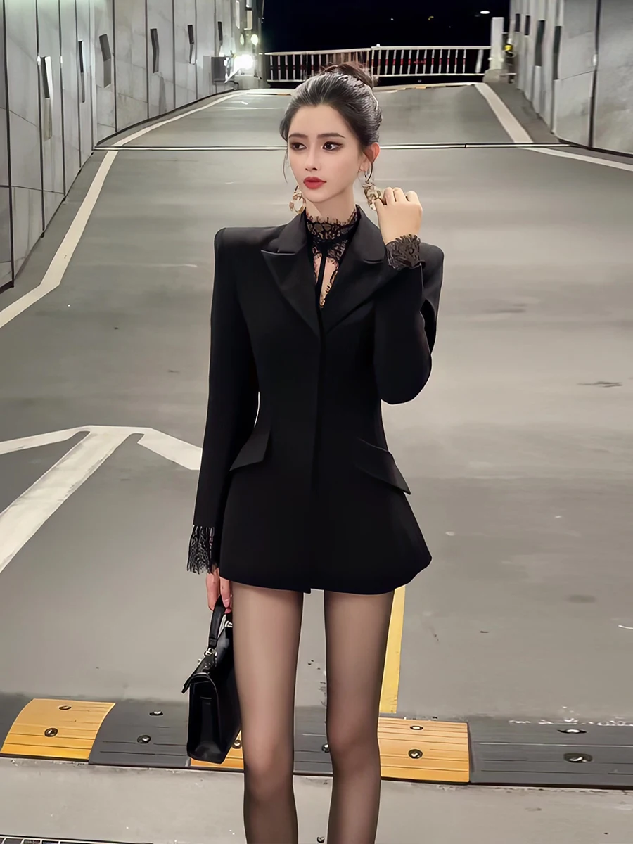 Black Lace Splice Slim Fit Suit Jacket for Women Commute Style Long Sleeve Single Button Closure Pure Color Polyester
Black Lace Splice Slim Fit Suit Jacket for Women Commute Style Long Sleeve Single Button Closure Pure Color Polyester