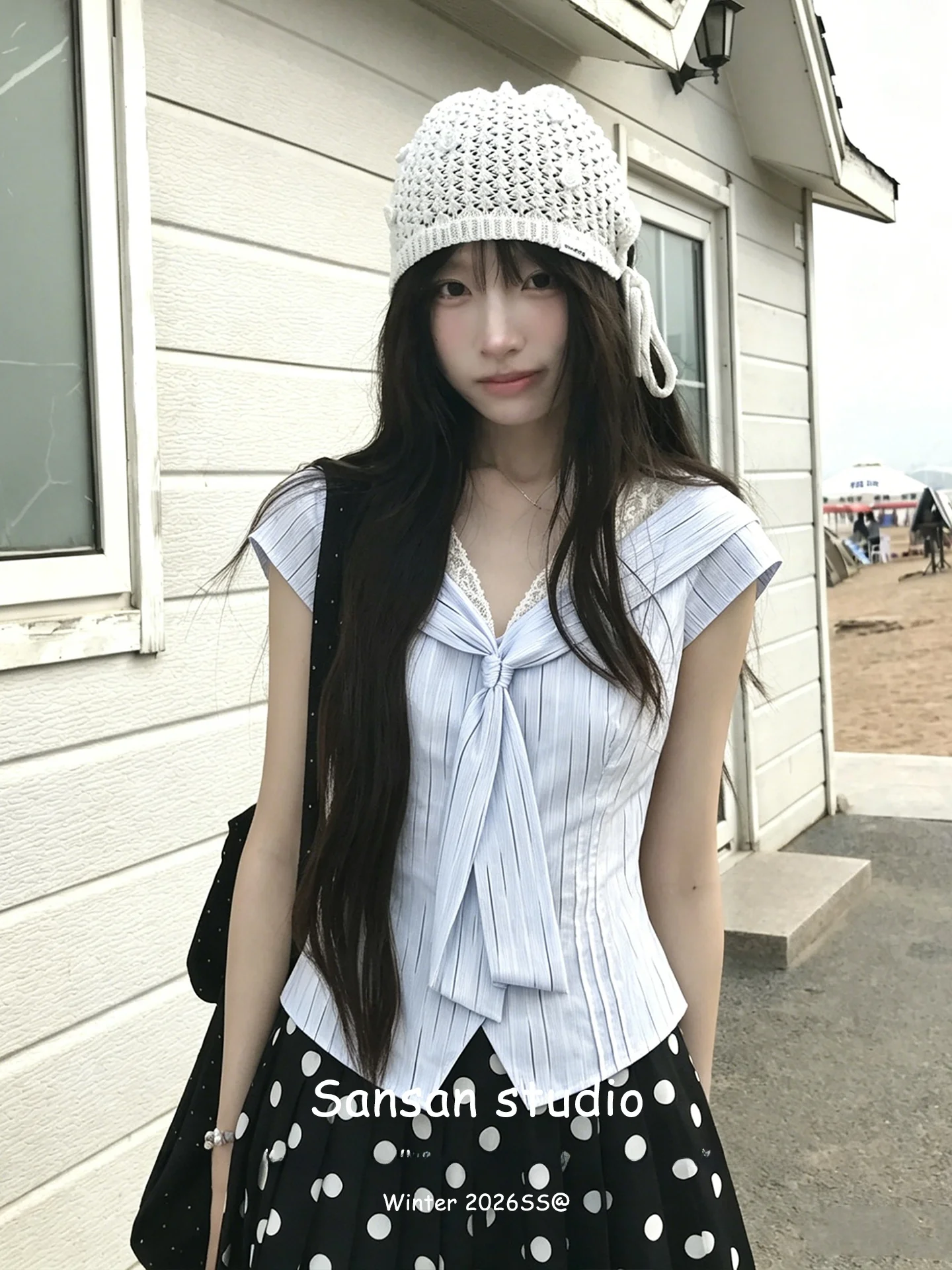 Blue Short Sleeve V-Neck Lace Trim Women's Shirt Korean Style Slim Fit Summer Fashion College Style Top Breathable Cool Sensa...
Blue Short Sleeve V-Neck Lace Trim Women's Shirt Korean Style Slim Fit Summer Fashion College Style Top Breathable Cool Sensa...