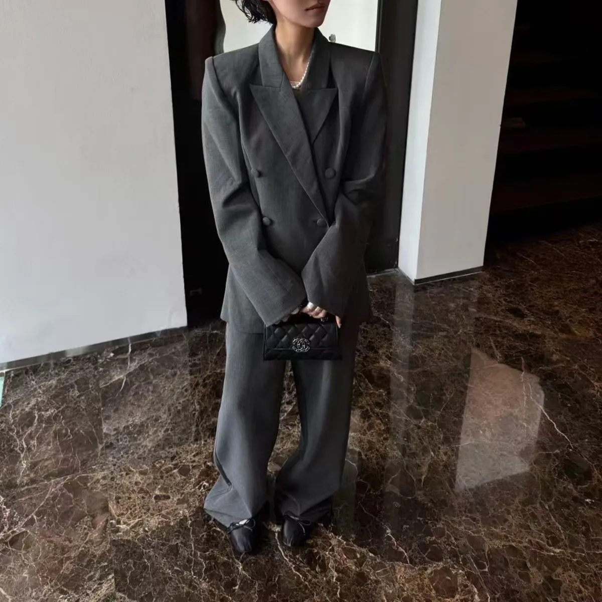 KWTX 2025 Women's 2 Piece Double Breasted Blazer Wide Leg Suit Set Solid Luxury Elegant Casual Comfortable Chic Autumn Winter
KWTX 2025 Women's 2 Piece Double Breasted Blazer Wide Leg Suit Set Solid Luxury Elegant Casual Comfortable Chic Autumn Winter