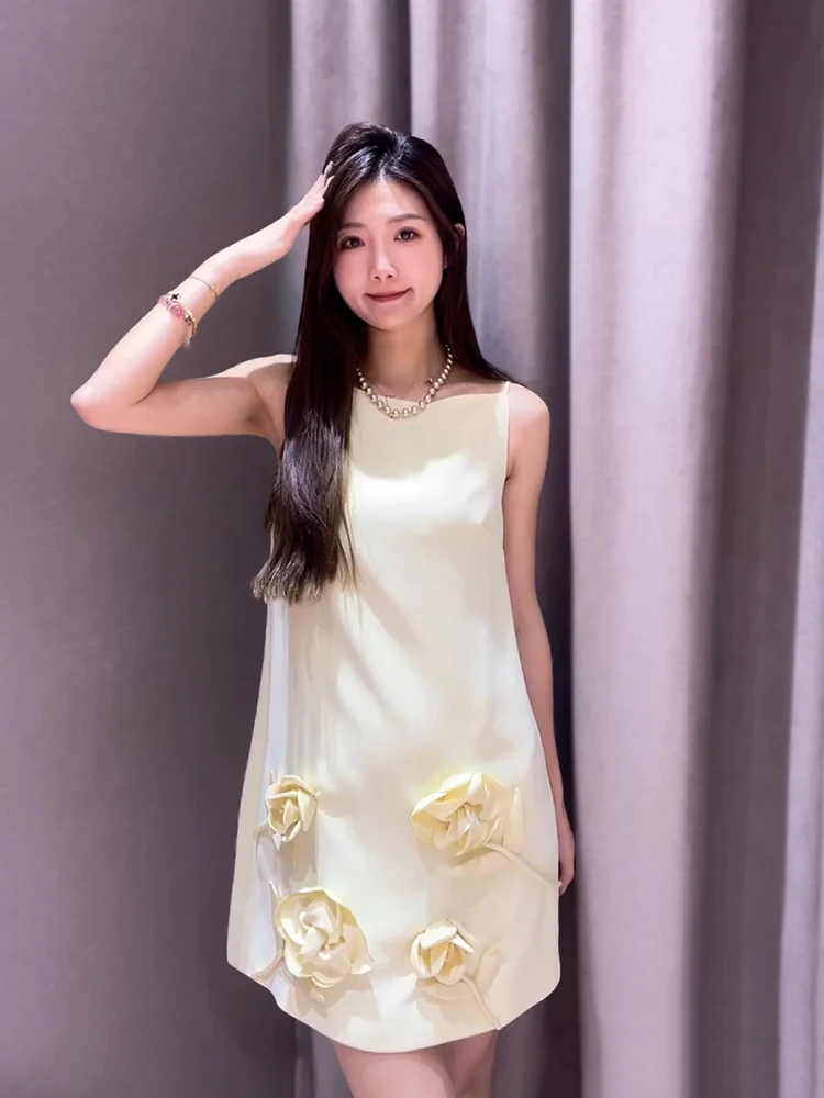 Three-dimensional rose applique sleeveless dress temperament fashion A-line women's dresses 2025 summer new
Three-dimensional rose applique sleeveless dress temperament fashion A-line women's dresses 2025 summer new