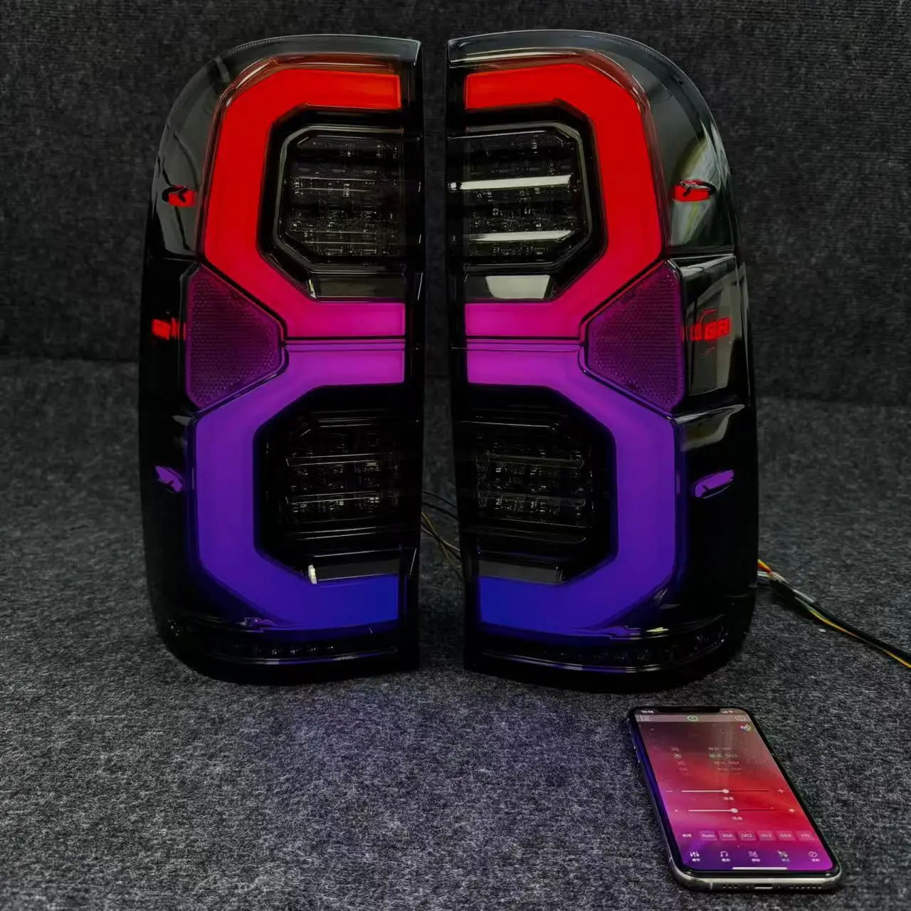 Suitable for 04-15 Hilux Vigo tail light HILUX VIGO modified LED tail light mobile phone RGB
Suitable for 04-15 Hilux Vigo tail light HILUX VIGO modified LED tail light mobile phone RGB