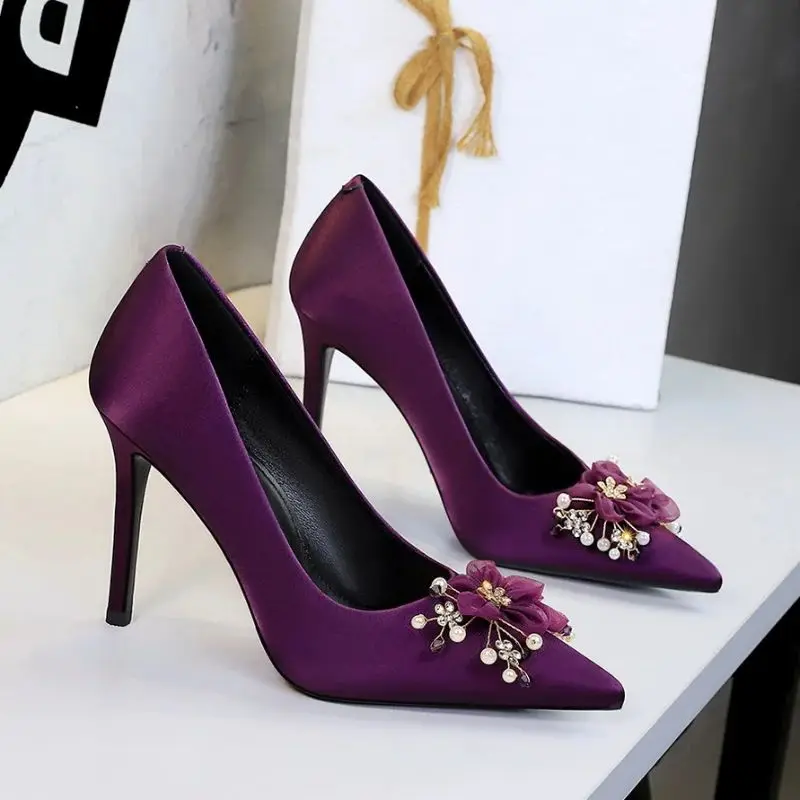 Purple Satin Pointed Toe Stiletto Heel Pumps Pearl Rhinestone Detail High Heel Dress Shoes For Wedding Party Prom Evening
Purple Satin Pointed Toe Stiletto Heel Pumps Pearl Rhinestone Detail High Heel Dress Shoes For Wedding Party Prom Evening