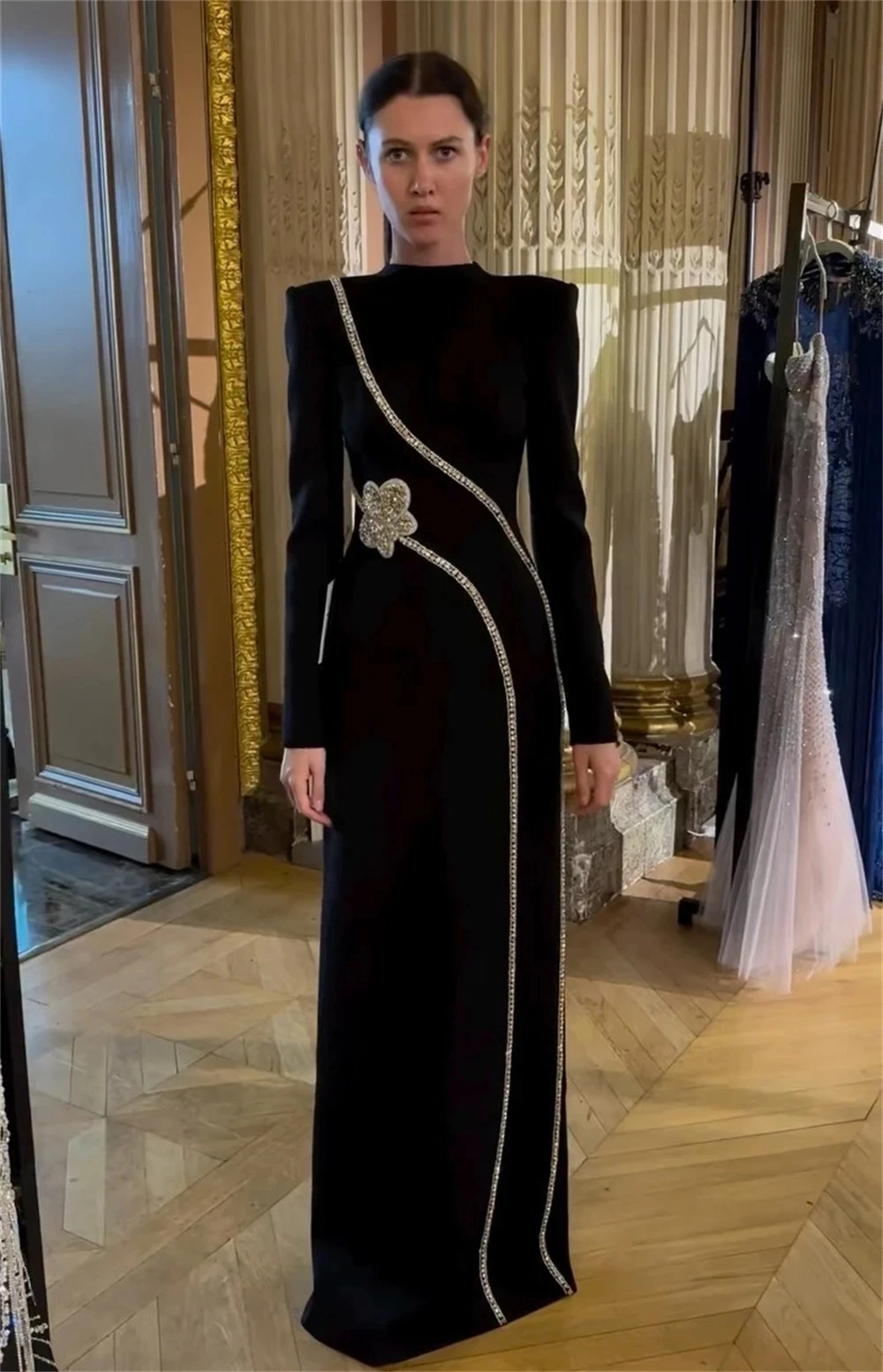 Black Beaded Long Sleeves Bespoke Occasion Gown Evening Dresses Pastrol Unisex Jersey Retro Dubai Saudi Arabic Prom Customized
Black Beaded Long Sleeves Bespoke Occasion Gown Evening Dresses Pastrol Unisex Jersey Retro Dubai Saudi Arabic Prom Customized