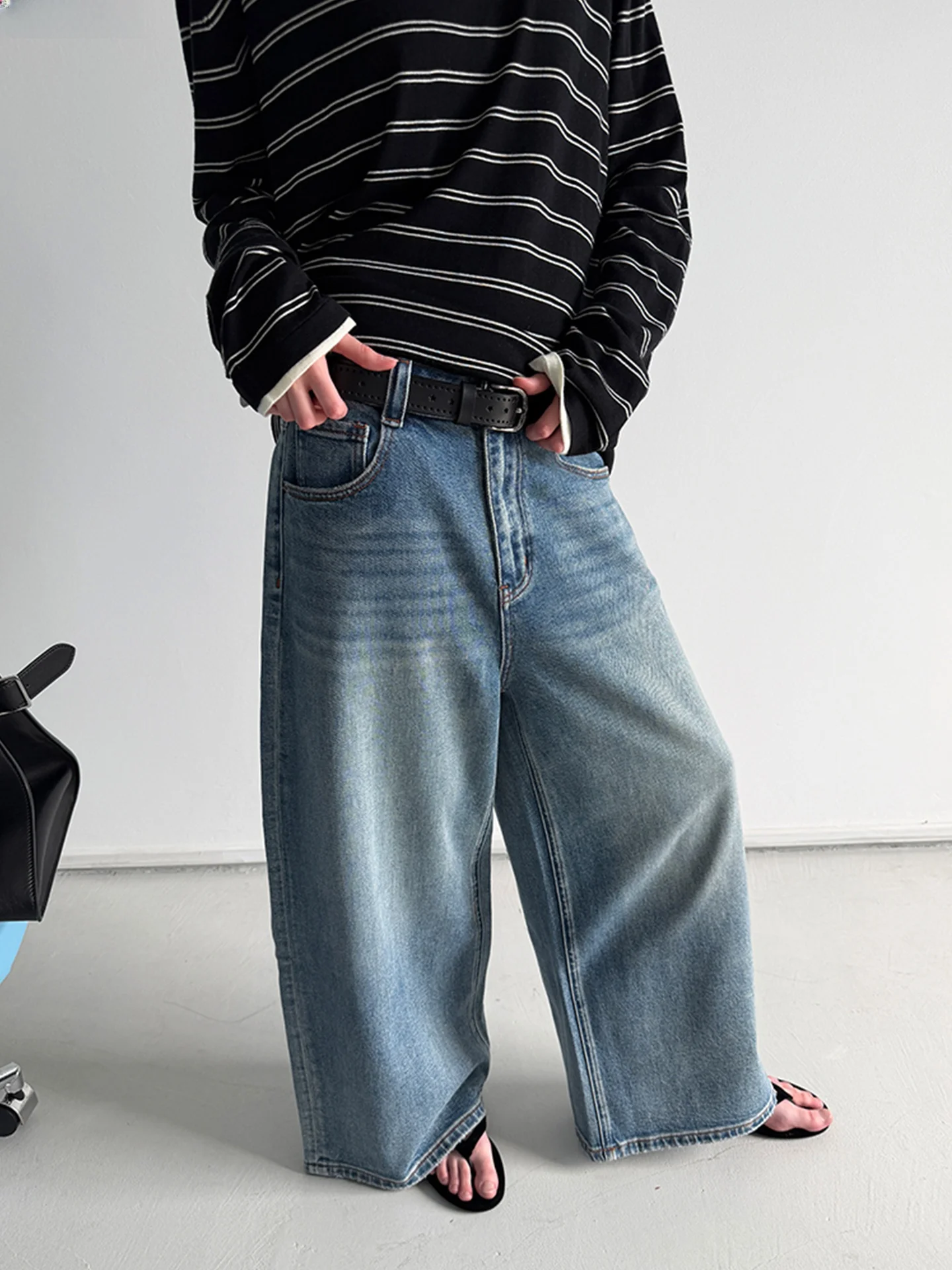 Comfortable Casual Mid-Low Waist Denim Jeans Rockrio Rarelicold Loose Fit Cotton Blend with Zipper for Women Spring Season
Comfortable Casual Mid-Low Waist Denim Jeans Rockrio Rarelicold Loose Fit Cotton Blend with Zipper for Women Spring Season