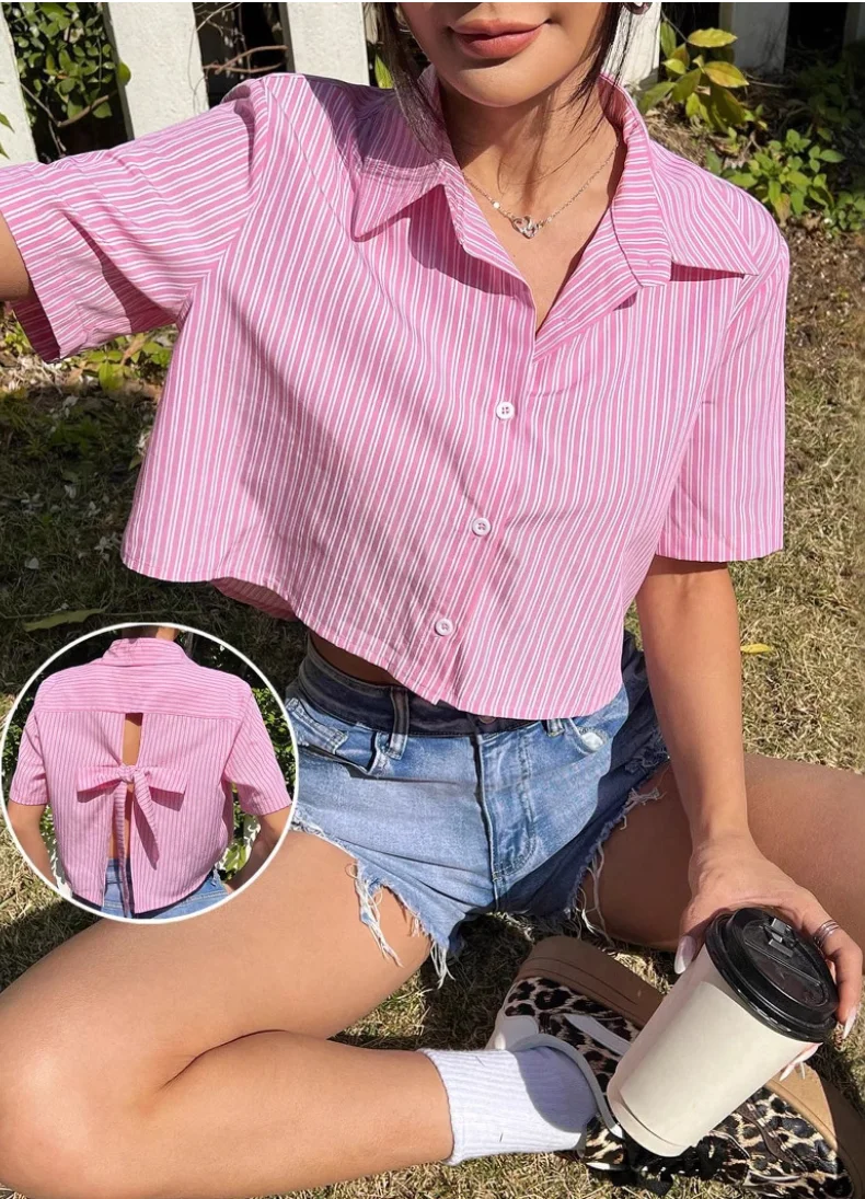 Y2K Style Pink Striped Crop Blouse for Women Short Sleeve Lapel Button-Up Women's Shirt Back Tie Top Lady Summer Casual Outfit
Y2K Style Pink Striped Crop Blouse for Women Short Sleeve Lapel Button-Up Women's Shirt Back Tie Top Lady Summer Casual Outfit
