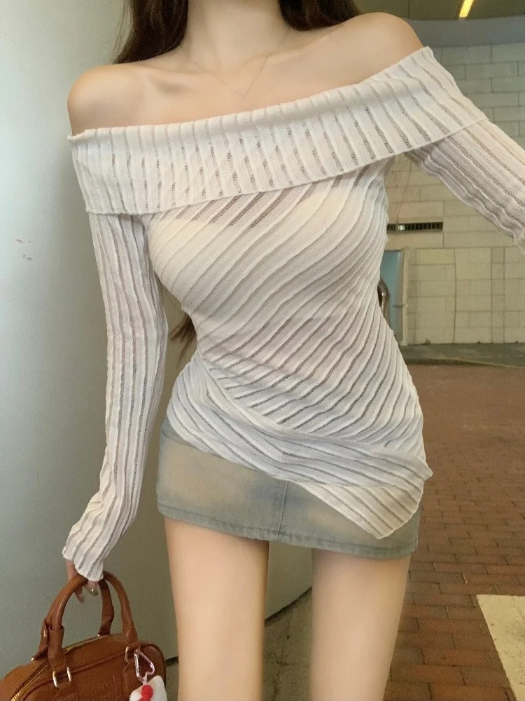 Pure Desire Style Shoulder Bared Uneven Hem Fit Shirt Sexy Design See through High End Feeling Women's Top for Autumn
Pure Desire Style Shoulder Bared Uneven Hem Fit Shirt Sexy Design See through High End Feeling Women's Top for Autumn
