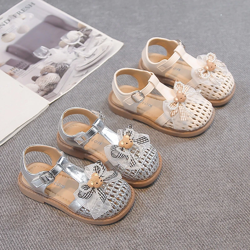 Baby Beach Shoes Bear Bow Breathable Toddler Casual Sandals Soft Sole Comfortable 2026 Summer New Kids Girls Fashion Shoes Cute
Baby Beach Shoes Bear Bow Breathable Toddler Casual Sandals Soft Sole Comfortable 2026 Summer New Kids Girls Fashion Shoes Cute