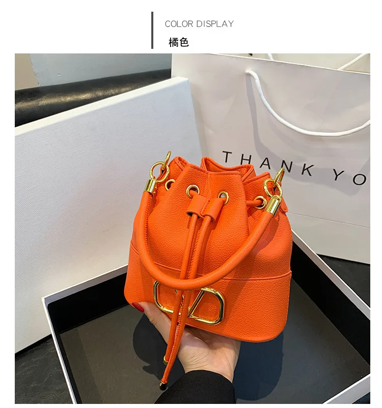 2025 Women's Trendy Solid Color Tote Bag, Spacious & Versatile Shoulder Bag for Work & Casual Outings, Minimalist Design
2025 Women's Trendy Solid Color Tote Bag, Spacious & Versatile Shoulder Bag for Work & Casual Outings, Minimalist Design