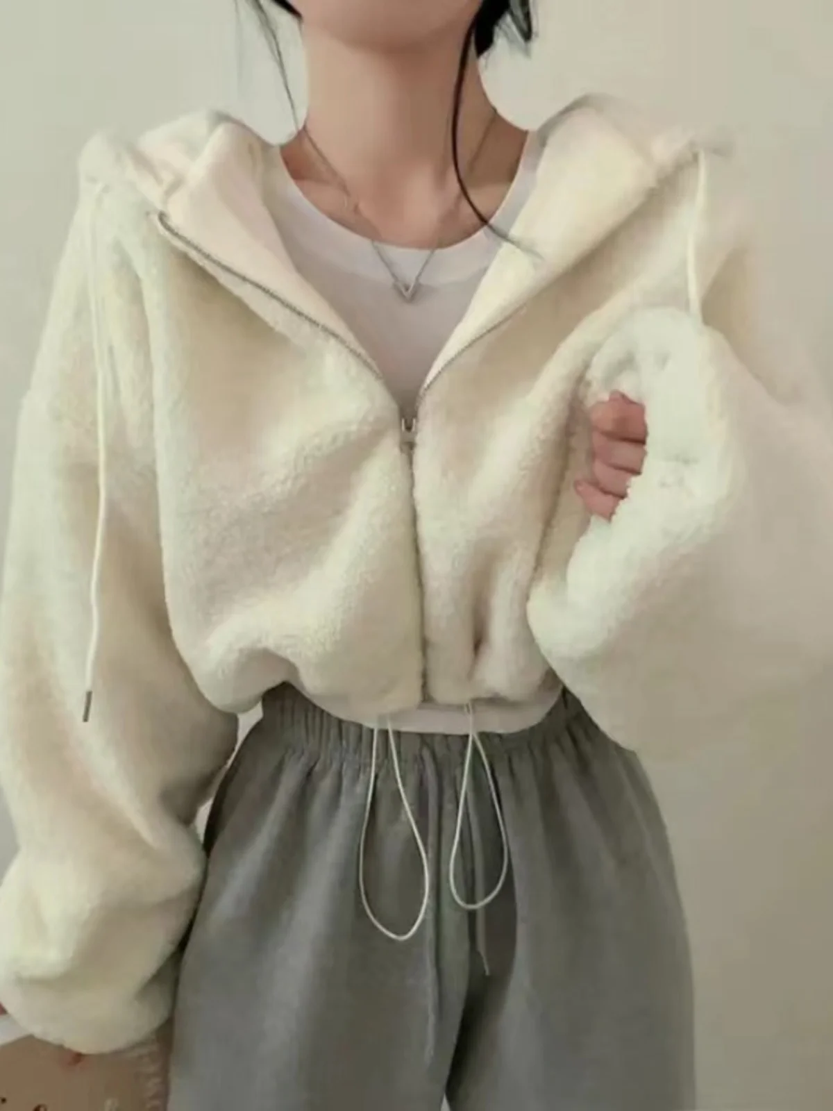 Korean Sle Hooded Jaet Women Winter Faion Thiened Zipper Design Lamb Fur Long Sve ort Outerwear Casual Streetwear
Korean Sle Hooded Jaet Women Winter Faion Thiened Zipper Design Lamb Fur Long Sve ort Outerwear Casual Streetwear