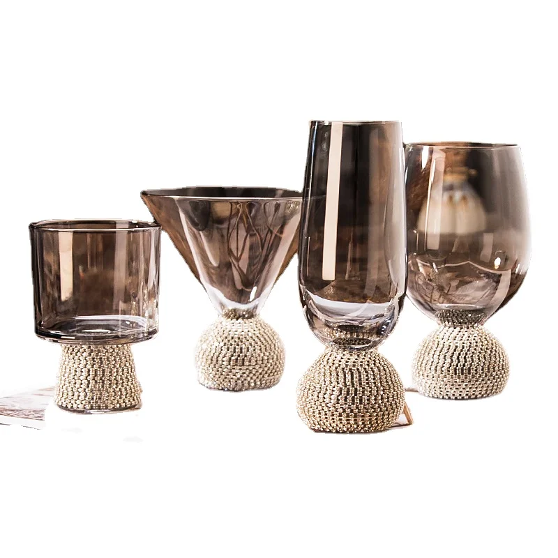 European light luxury diamond wrapped glass diamond handle cocktail glass crystal whisky glass net red diamond set water cup
European light luxury diamond wrapped glass diamond handle cocktail glass crystal whisky glass net red diamond set water cup