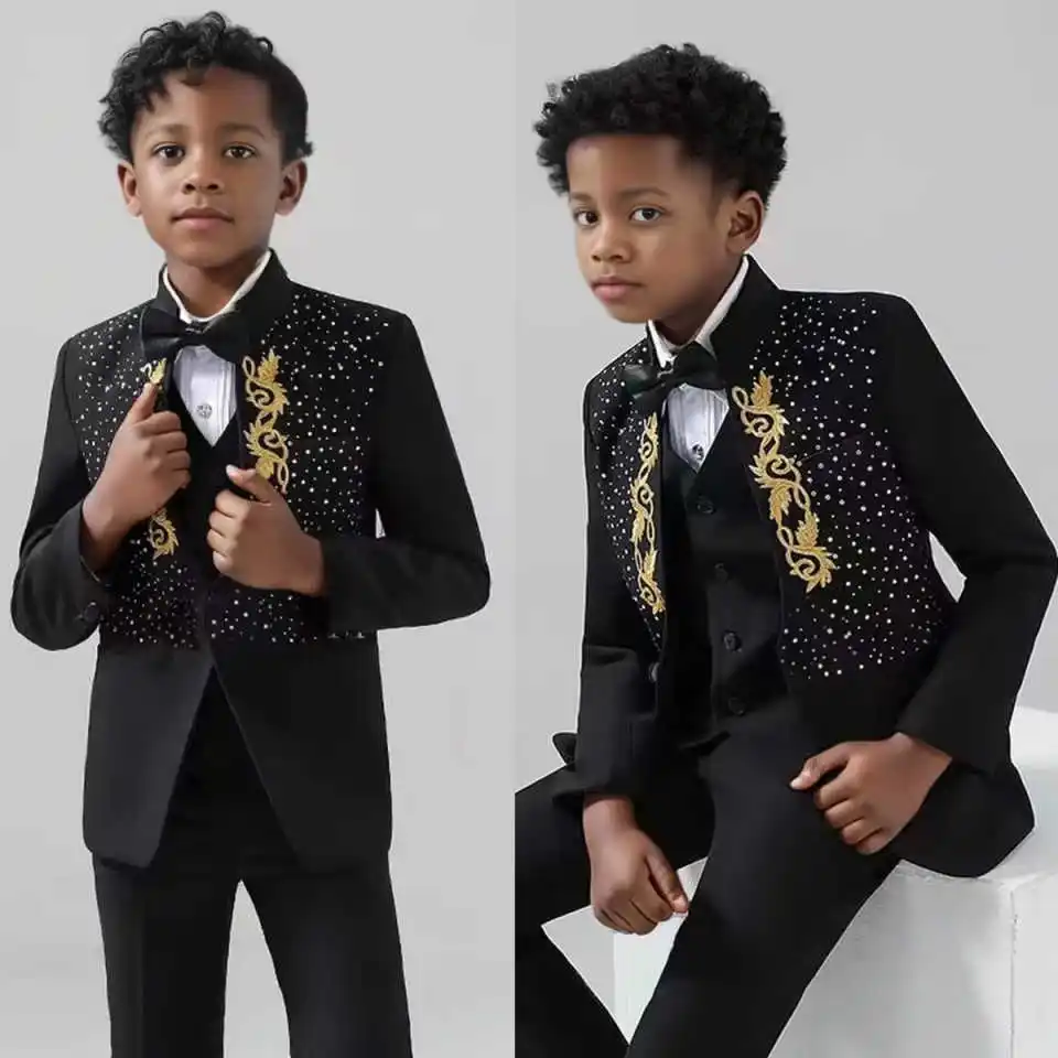 Beading Child Boy Dinner Tuxedos Appliques Little Kids Costume Wedding Party Prom Pants Suits Birthday Wear 3 Pieces Customized
Beading Child Boy Dinner Tuxedos Appliques Little Kids Costume Wedding Party Prom Pants Suits Birthday Wear 3 Pieces Customized