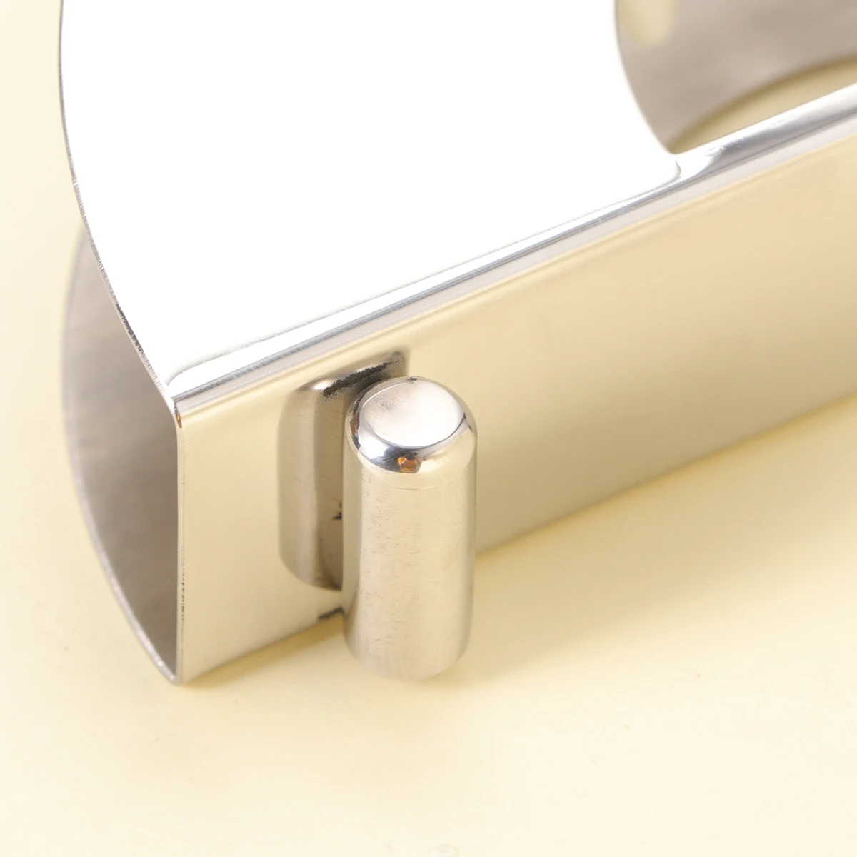 Держатель для салфеток из нержавеющей стали с отверстиями, нержавеющая вешалка для бумажных полотенец, полукруглый дизайн для дома, ресторана, кафе
Держатель для салфеток из нержавеющей стали с отверстиями, нержавеющая вешалка для бумажных полотенец, полукруглый дизайн для дома, ресторана, кафе