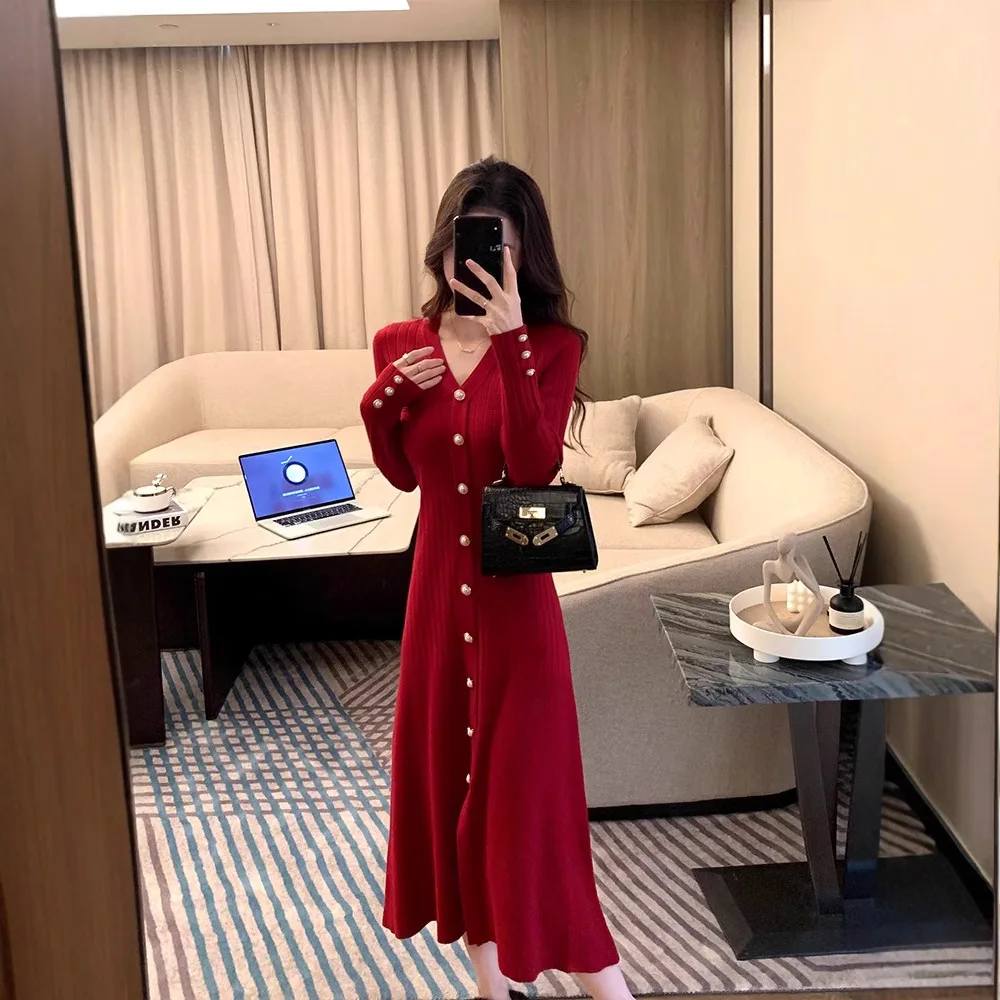 Высокое качество, хит продаж, оптовая продажа, красное трикотажное платье с v-образным вырезом, модное облегающее базовое платье с талией, темпераментное платье-свитер
Высокое качество, хит продаж, оптовая продажа, красное трикотажное платье с v-образным вырезом, модное облегающее базовое платье с талией, темпераментное платье-свитер