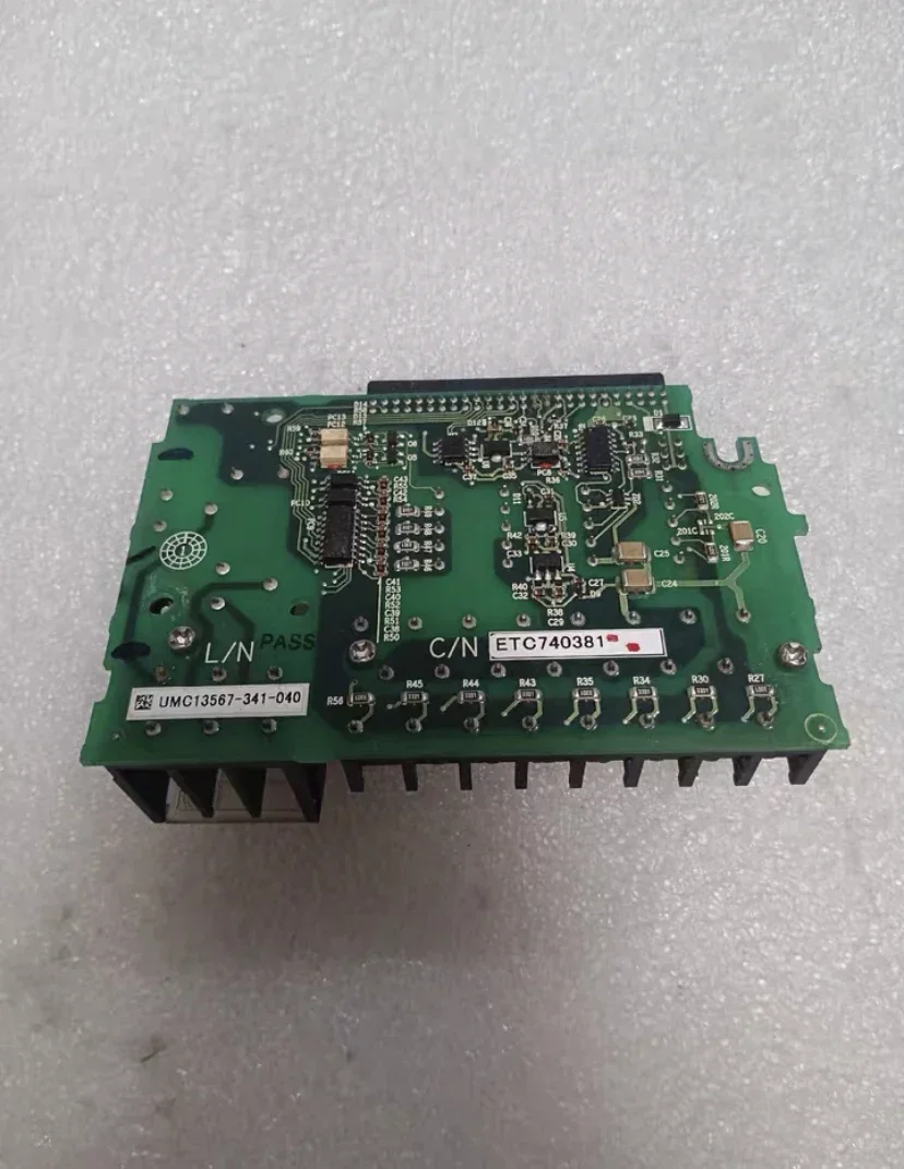 USED ETC740381 Inverter H1000 terminal block 30/37KW
USED ETC740381 Inverter H1000 terminal block 30/37KW